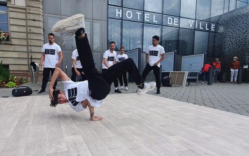 La compagnie Mistral-Est avec leurs T-shirts réalisé par So Custom