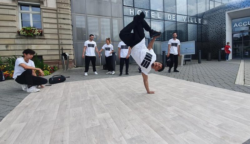 La compagnie Mistral-Est avec leurs T-shirts réalisé par So Custom