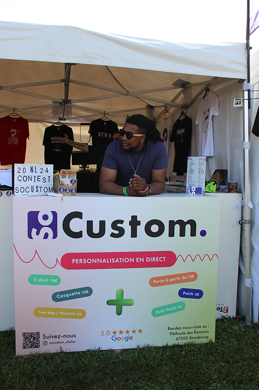 So custom spécialiste du marquage textile et objet sur strasbourg alsace, évènement Nl contest strasbourg 2024 stand de personnalisation en direct 03 88 30 42 24